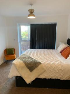 Posh and Cozy One bed flat-no parties or events - West Thurrock - 4