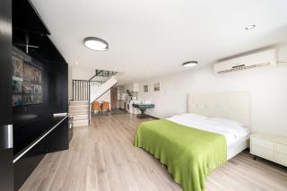 Shanghai Hills & Lotus Home Base near NECC & Hongqiao railway station suitable for Family&Business - 0