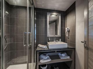 Appartement Raffiné à Courchevel Moriond, 4 Étoiles, Près des Remontées Mécaniques - FR-1-563-99 - Courchevel - 2