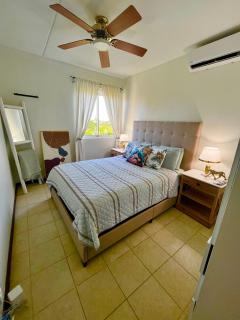 Family Friendly Townhouse Palm Beach with Pool and Hot Water - 5