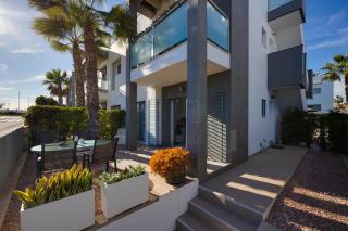 Punta Prima apartment with private garden - 4