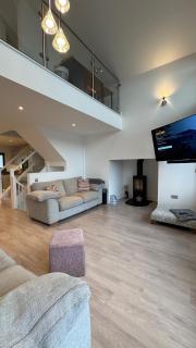 The Lake House - Somerford Keynes - 7