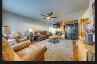 Charming Family Condo, Spacious-Prestige Vacations - Brian Head - 5