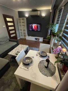 Nice and quiet apartment - Warsaw - 0