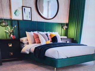 Two Bedroom apartment generously sized - - 0