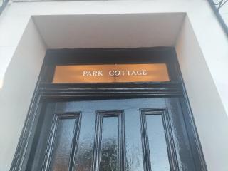 Park Cottage - Spacious & Luxurious Room in B Listed Cottage - 3
