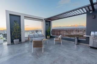 Luxury Apartment Rooftop With Two Level and Infinitive Pool - 5