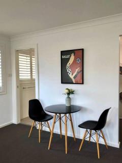 Family Getaway With LARGE Parent Retreat! - Shellharbour - 8