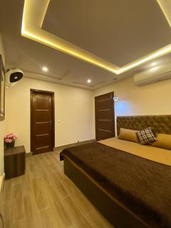 Modern and Unique 1BHK Bahria Lahore - Lahore - 7