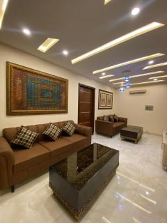 Modern and Unique 1BHK Bahria Lahore - Lahore - 6