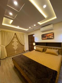 Velvet Haven 1BHK Unique & Central Bahria Lahore - Lahore - 7