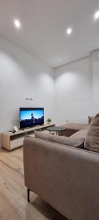 Komuna Parisit Olympic apartment - Tirana - 9