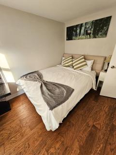 Spacious 2-bedroom ground floor unit near beach - Cobourg - 7