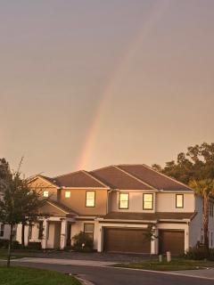 Deluxe themed private ROOMS - Ensuite Bath & Pool Access by Casa Da Jura Vacation Home - Kissimmee - 9