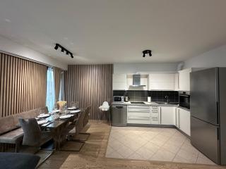 Garden Towers Residence - Free Underground Parking - Prague - 5