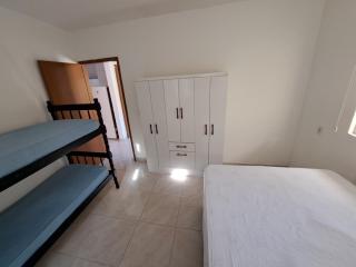 Casa com trilha para praia 2 quartos com garagem privativa - Florianópolis - 1