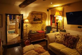 Village Centre Traditional Farm Manor House w Hot Tub - Cheltenham - 0