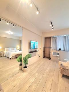 Across Manila Airport NAIA T3 Comfy Unit with Balcony - Manila - 8