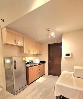 Across Manila Airport NAIA T3 Comfy Unit with Balcony - Manila - 3