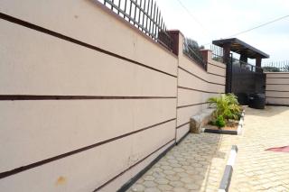 Relax, Unwind, 2 Bed Haven near Kavumba Rec Center - Wakiso - 1