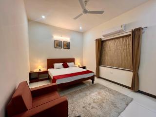 Villa Insignia - Full Villa 3 BHK with Private Pool and Parking - Udaipur - 3