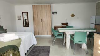 Foundation Stones Lodge Summerstrand - 4