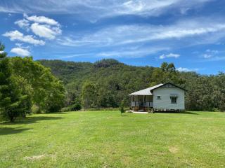 Eighteen Mile Cottage - 4