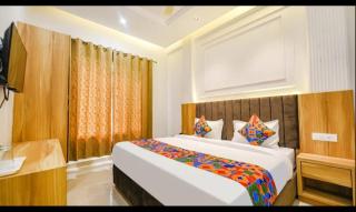Hotel Midway #top rated #most awarded #prime location #luxury rooms #parking #rooftop cafe - Amritsar - 3