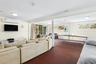 Picturesque Lakeside Getaway: Views, Beach, Park - Loch Sport - 2