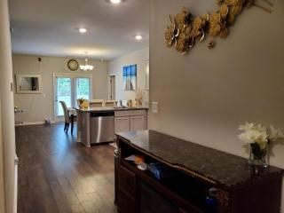 Pet Friendly, Free Breakfast, 3Bed 2Bath Covington Cozy Hideaway - 4