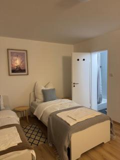 New 3-room apartment with garden - 3