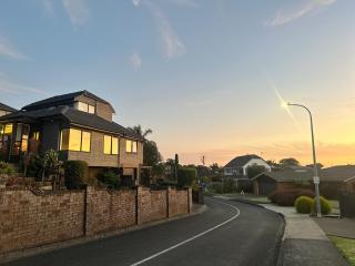 A Home Away from Home - Bucklands Beach Luxury 3-Bedroom Garden Villa - Auckland - 6