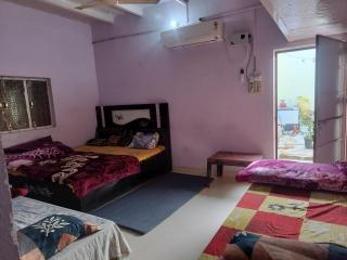 Shri Krishna Kunj homestay - Vrindāvan - 6