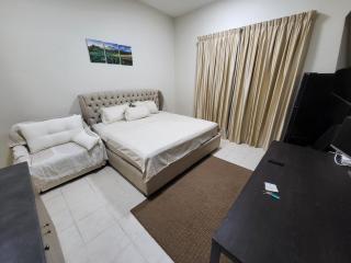 Luxurious Flat, 4 Beds, 3 Minutes To Metro - 8