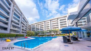 Luxury 4BR Apartment Pool View - Cairo - 9