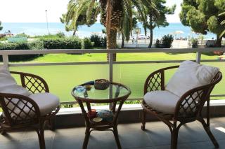 Lovely Home Seafront - 2