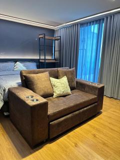 Li - Room for 2-3, Naradhiwas 4 - Bangkok - 8