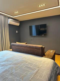 Li - Room for 2-3, Naradhiwas 4 - Bangkok - 6