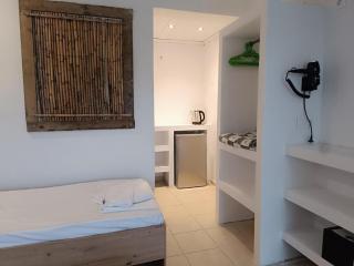 Physis Oikos Beachfront Apartments - Città di Skiathos - 4