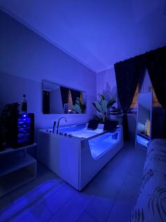 TROPICAL RHAPSODY - Jacuzzi & King Size a Torino Centro - Torino - 4
