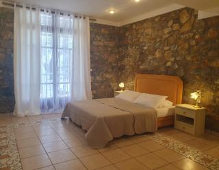 Vila 650 sqm, with Private Pool, 10 bedrooms with ensuite bathrooms & kitchen to each room - Elia Village by Irida Iris Group - Plomari - 2