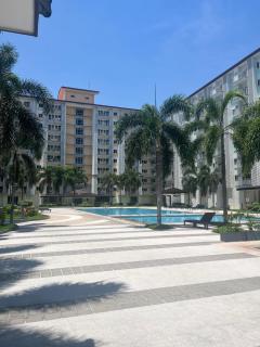 Entire unit with WiFi and Netflix, behind SM Sucat - Manila - 5