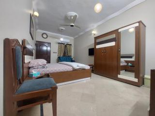 The Rooftop Haven Penthouse 2BR Gulistan E Joher BLK 14 - Karachi - 4
