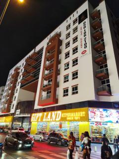 Tabs Dubai Hostel - 9