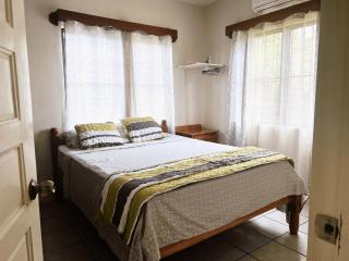 Capital Escape - Charming bungalow with WiFi & AC - 9