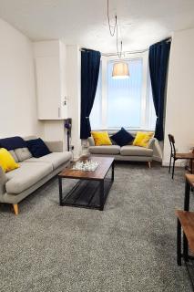 Apartment with Priv Ent and Parking - Stockport - 9