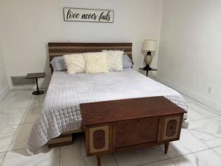 HUGE In-Law Apt Beach Oasis- Private entrance - Venice - 6