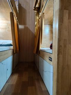 BREEZE bed space - Bombay - 4
