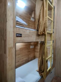 BREEZE bed space - Bombay - 9