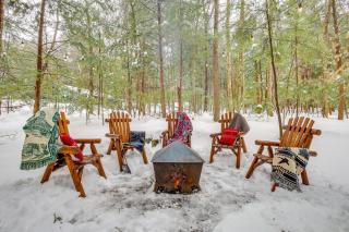 Lake and Beach Access at Lake Luzerne Cabin! - Lake Luzerne - 8